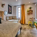 Place Carnot - Studio Tout Equipe Avec Jacuzzi Proche Toutes Commodites